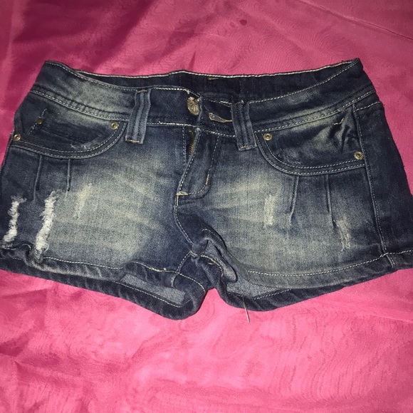 Shorts - Picture 1 of 3